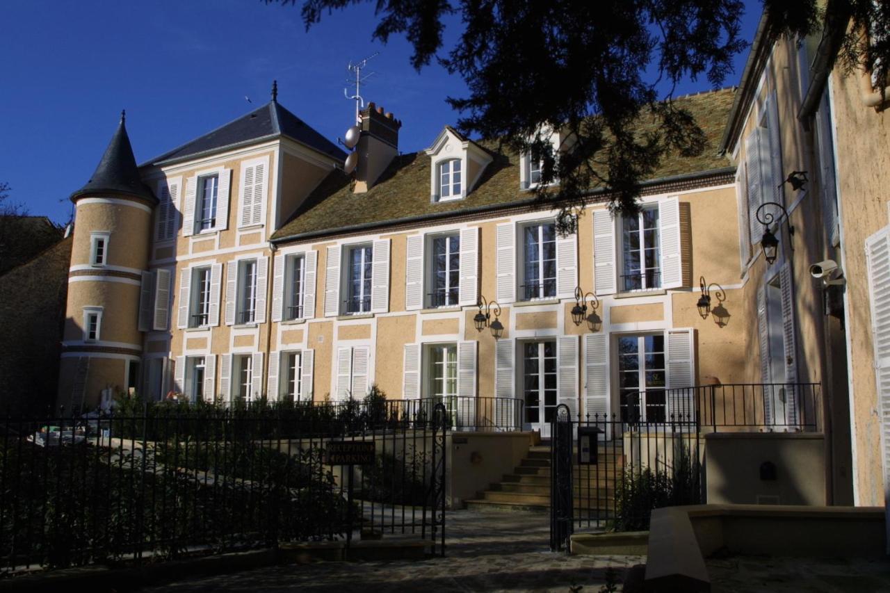 Hotel Saint-Laurent, The Originals Relais Montfort-lʼAmaury Exterior foto